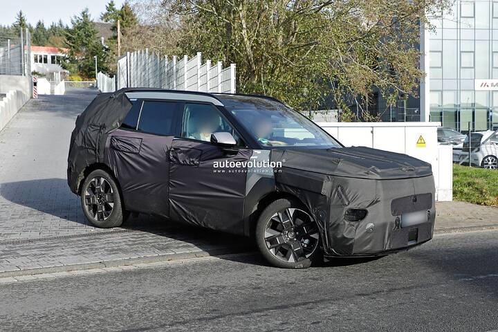 imgi_70_hyundais-new-gen-2027-tucson-spied-again-high-performance-tucson-n-rumored_22