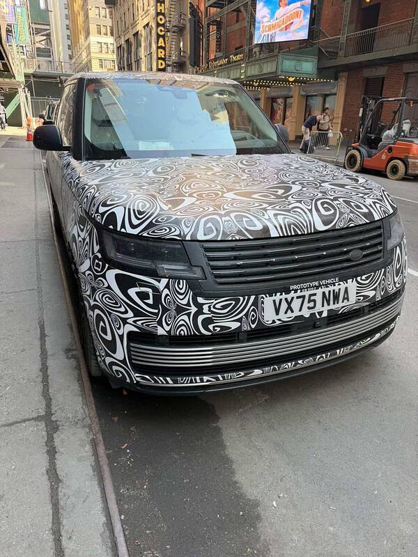 2027 Range Rover electric spotted-newcarscoops-3c