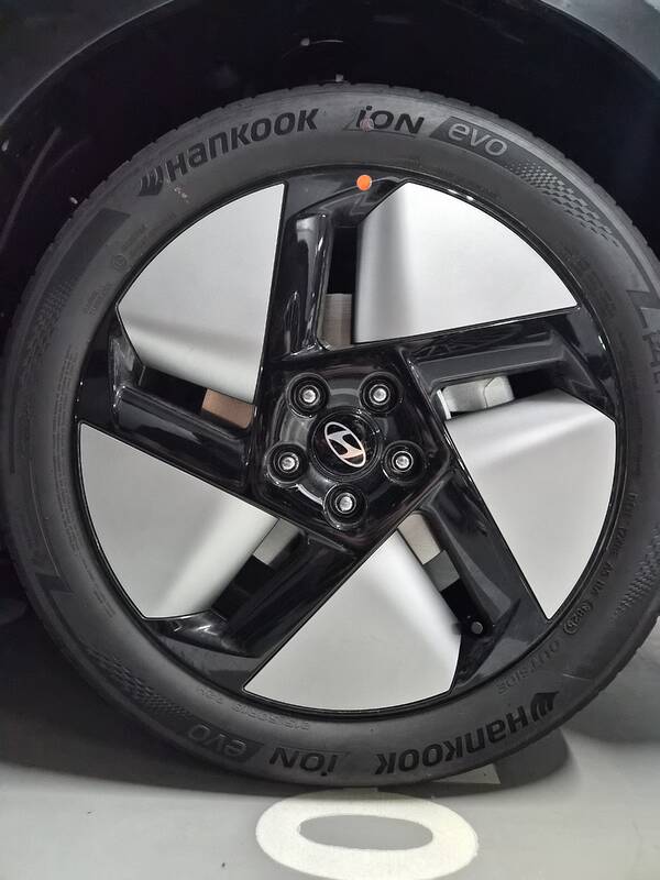 Hyundai Ioniq 3 spotted in a Korean -newcarscoops-33764