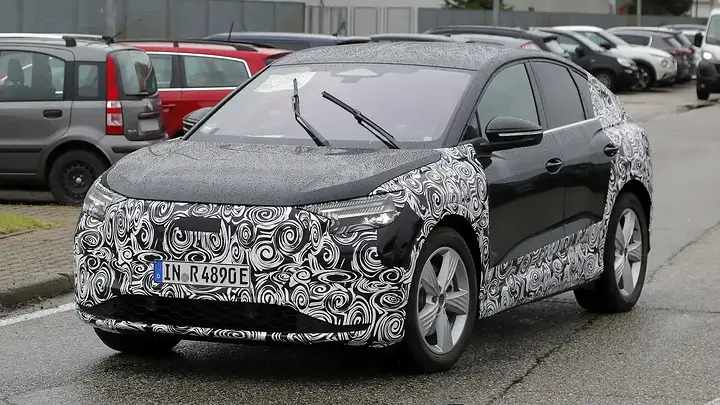 Audi Q4 e-tron facelift spy shots-2