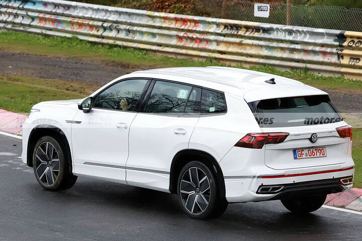 Formerly black and now white, the 'future' Volkswagen Tiguan Allspace demonstrates its power in new tests at the Nürburgring9