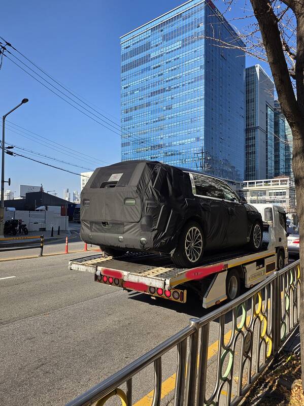 thumb-eb1ec804185cca696a0ffddd0a2af887_SkjUrios_1854292be68286909867e37f13260ff36c082326_950x1267