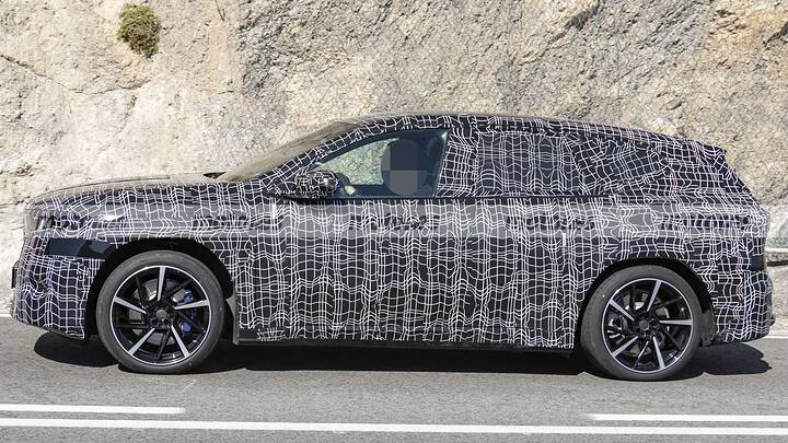 BMW ya tiene listo el iX3 más potente que verás pronto… no es un M puro, pero te va a sobrar 8