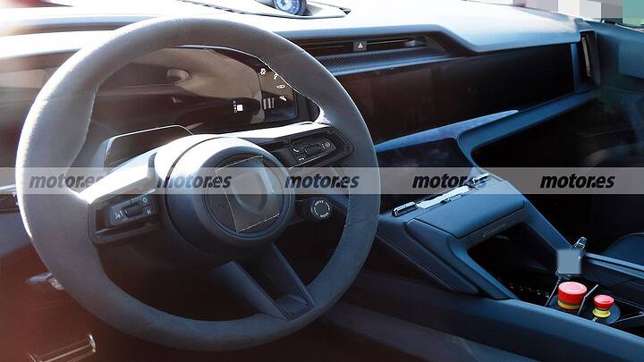 Finally revealed! The new electric Porsche Cayenne reveals its interior (and its new face, too)