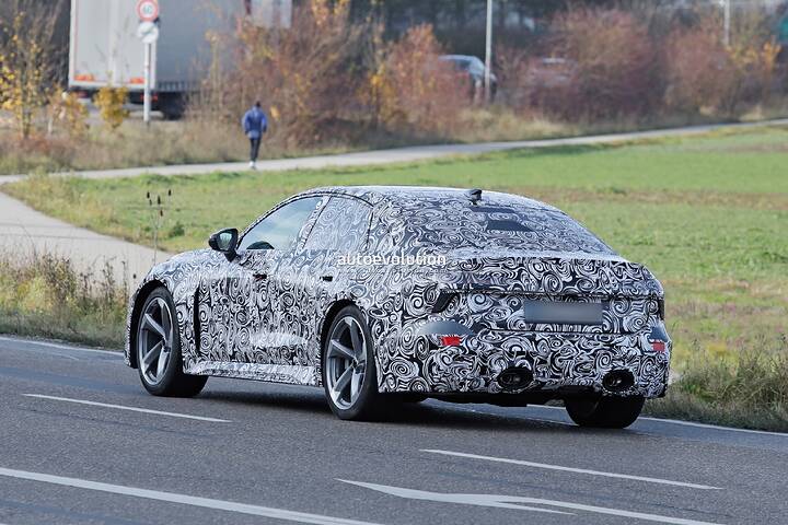 imgi_49_the-audi-rs-6-sedan-is-making-a-comeback-should-the-four-door-bmw-m5-worry_12