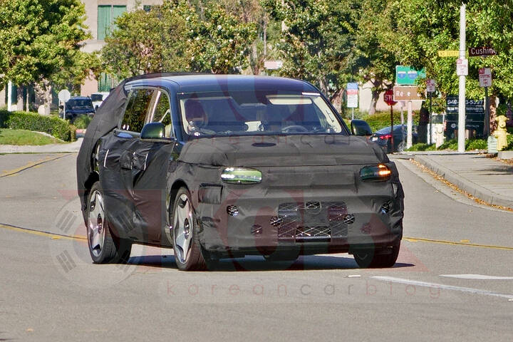 2027-us-spec-genesis-gv90-coach-door-newcarscoops- 0003