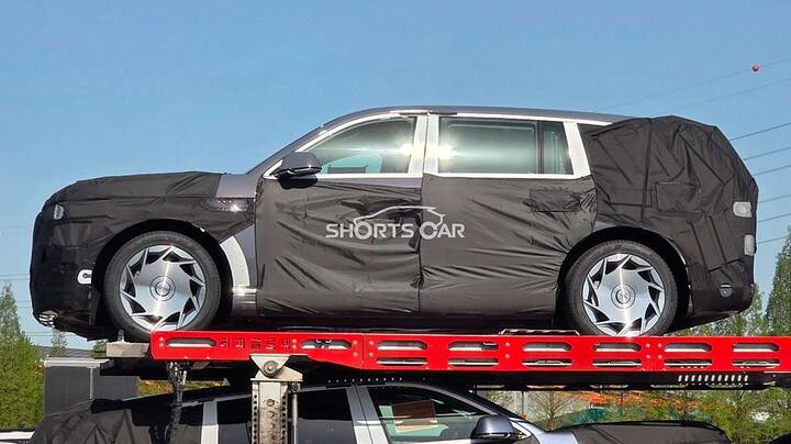 2027 Genesis GV90 Spotted in 4 New Colors-newcarscoops-4d317772815887552950x534
