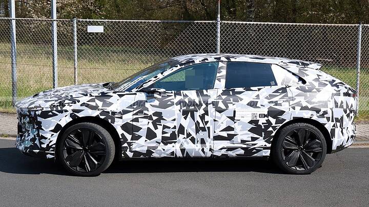 Following the Mazda6e comes a new SUV, the electric Mazda CX-6e has been spotted in Europe 9