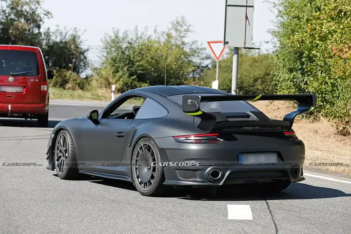 Porsche-911-GT2-RS-Slantnose-Scoop-11-1536x1025