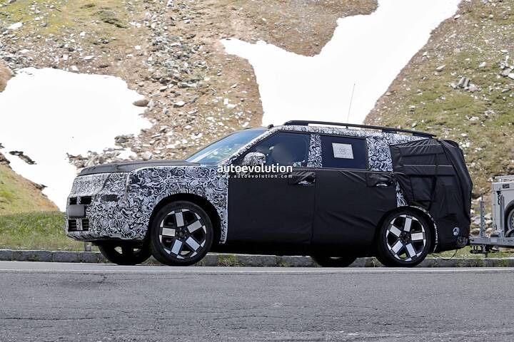 spy-photos-facelifted-2028-hyundai-santa-fe-incorporates-nexo-stylistic-traits_8