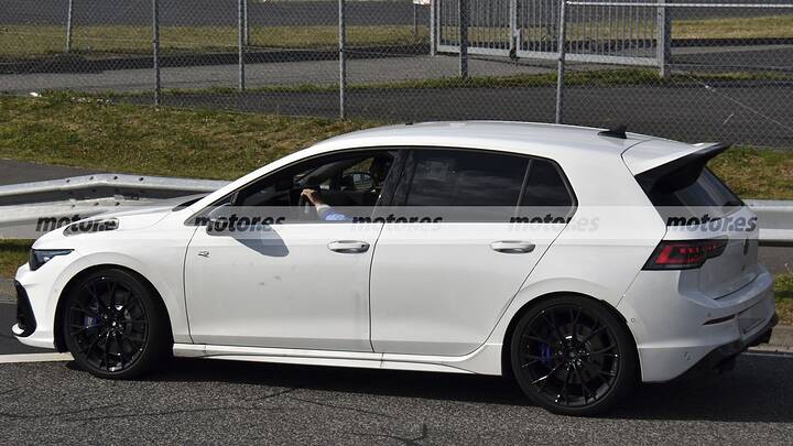volkswagen-golf-r-350-2026-fotos-espia-2025109745-1756194126_11