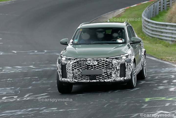 Yesterday, the new Audi RS Q5 Sportback made its first appearance on camera. The standard Audi R