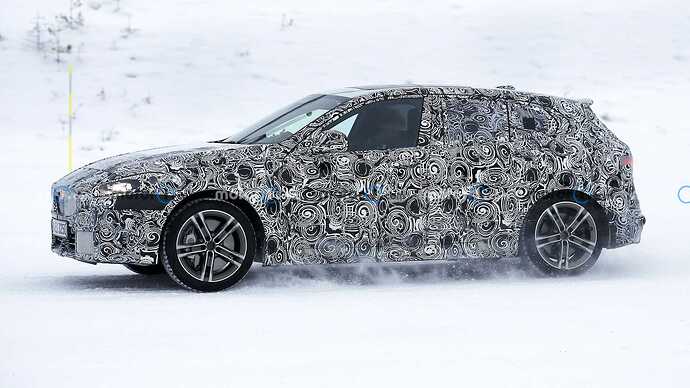 new-bmw-1-series-facelift-spy-photos (5)