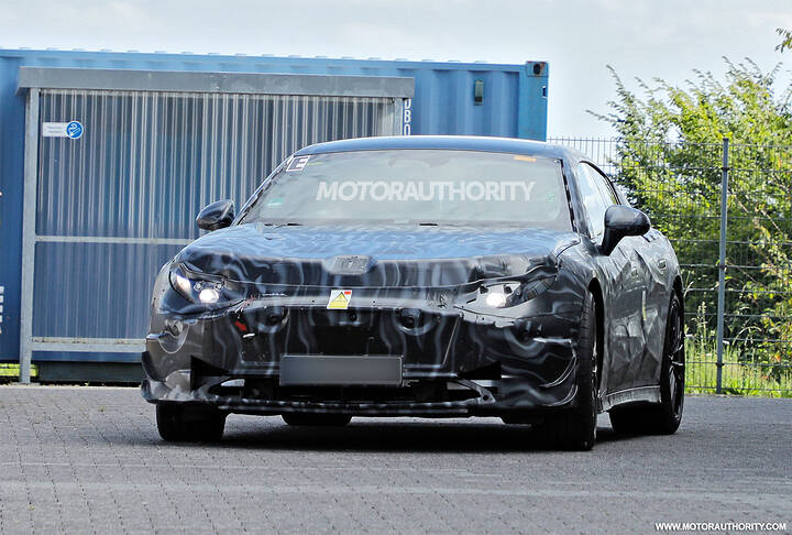 2027-mercedes-benz-amg-gt-4-door-coupe-ev-spy-shots--photo-via-baldauf_100938353_h