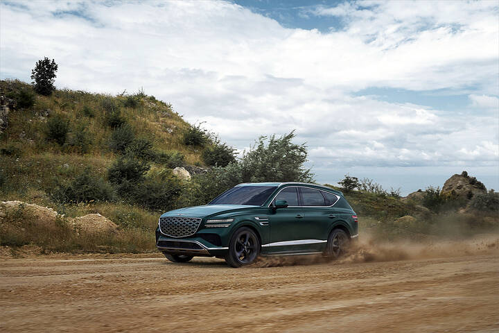Genesis GV80 Hybrid Debuts newcarscoops_2