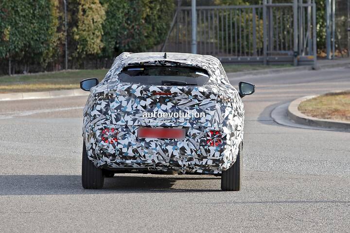 imgi_42_2027-nissan-juke-ev-makes-another-photo-appearance-as-it-prepares-for-production_12