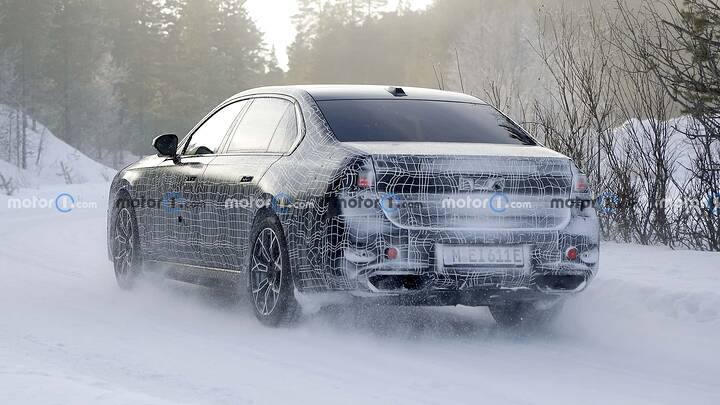 bmw-7er-g70-facelift-als-erlkonig-2025 (4)