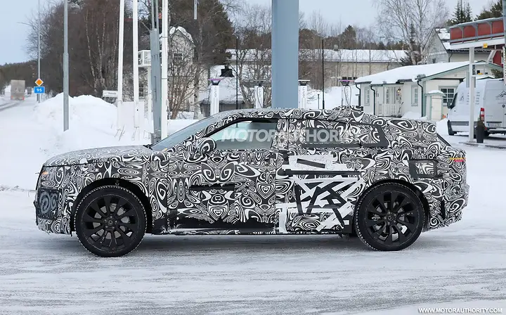 2026-range-rover-velar-successor-spy-shots--photo-via-baldauf_100956295_h