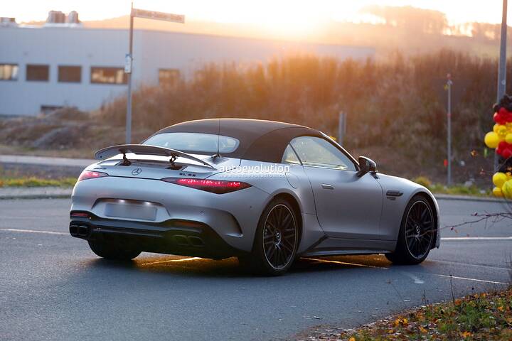 imgi_66_mercedes-amgs-sl-roadster-is-going-under-the-knife_12