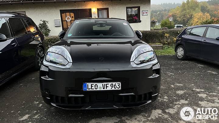 porsche-cayenne-coupe-ev-8b2ac-c406102112025200943_7