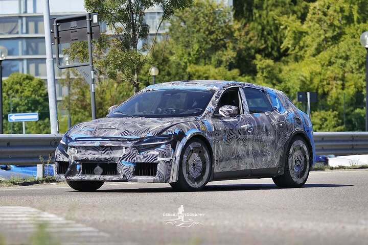 One of many Ferrari BEV test cars. With a little update.. she is now on her way with the produc