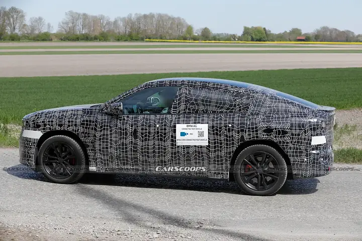 BMW-iX4-scoop-spy-shots-00016