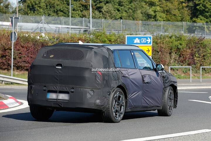 imgi_66_kias-baby-ev-hits-the-nurburgring-in-sporty-guise_23
