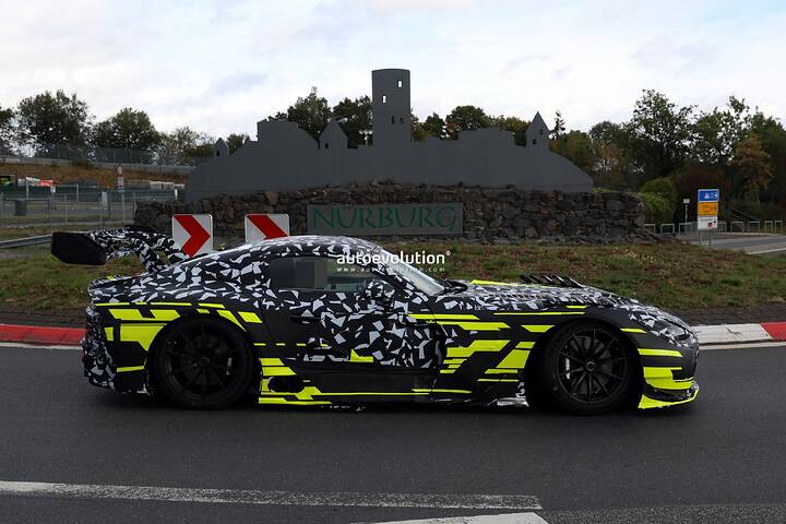 mercedes-amgs-new-gt-black-series-looks-like-a-track-monster-in-fresh-scoops_8