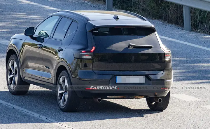 2027-Volvo-XC40-Facelift-Scoop-16-newcarscoops--2048x1260