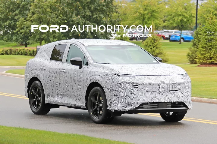 2025-Nissan-Murano-Prototype-Spy-Shots-September-2023-Exterior-003