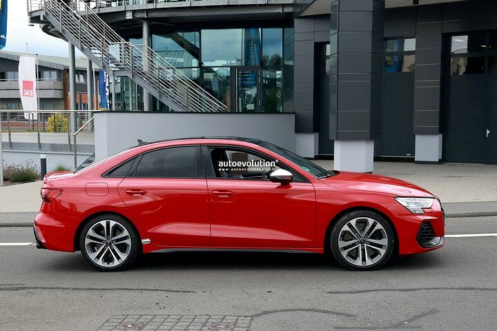 imgi_43_2026-audi-s3-interior-update-features-steeing-wheel-with-capacitive-touch-buttons_8