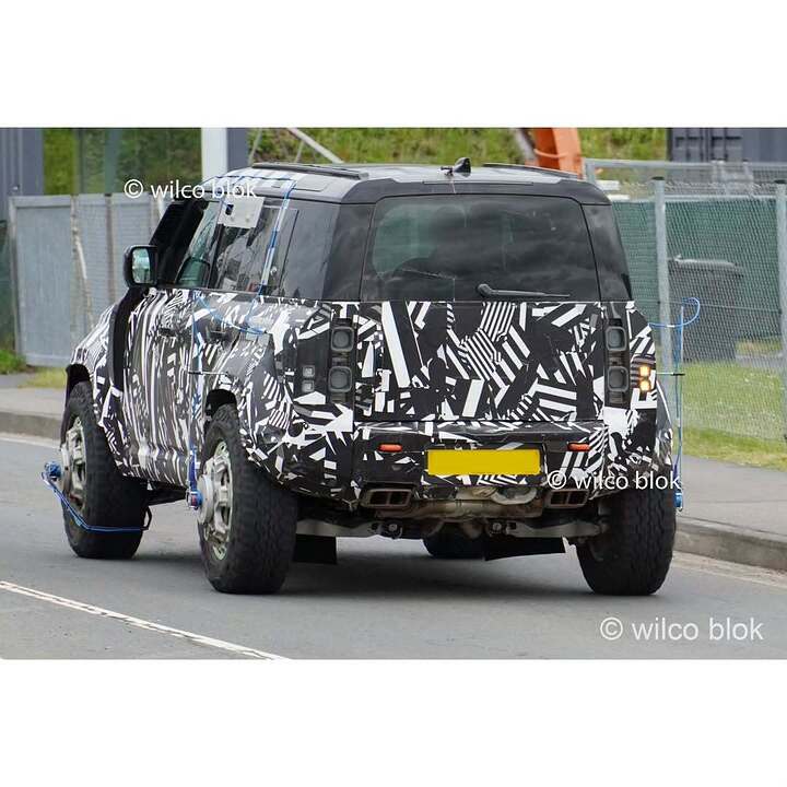 What is this- Defender Octa facelift… or an even wilder Octa variant#landroverdefender #defende (3)