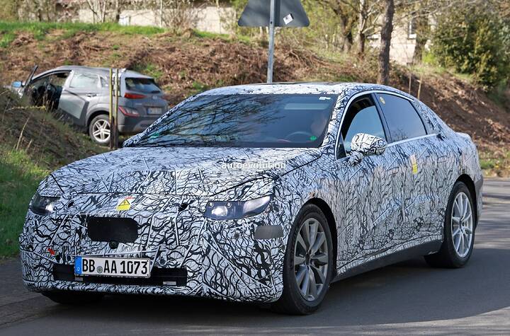 2026-mercedes-benz-c-class-ev-prototype-spied-inside-and-out-shows-intriguing-details_11