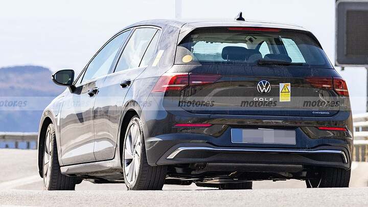 Volkswagen tendrá su propio Toyota Corolla, cazado el primer Golf híbrido HEV de la historia 10