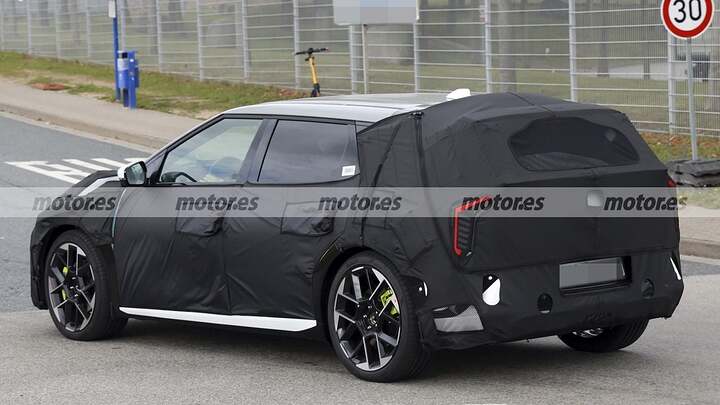 Fotos espía del KIA EV4 GT, el compacto eléctrico que amenaza al ID.3 GTX y a Tesla 9
