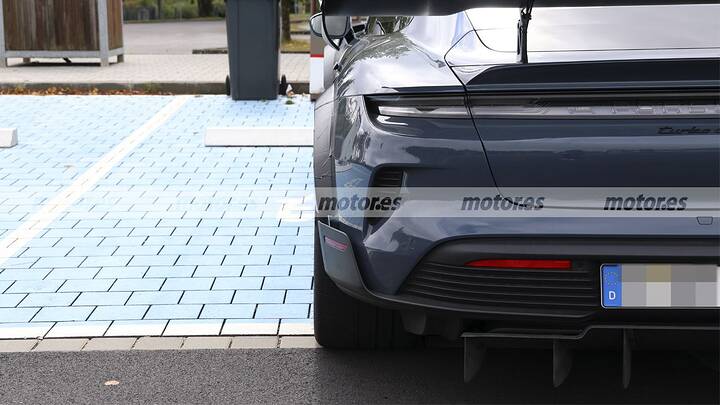 El Taycan más salvaje de la historia vuelve a dejarse ver en fotos espía, Porsche quiere volver a ser el rey 7