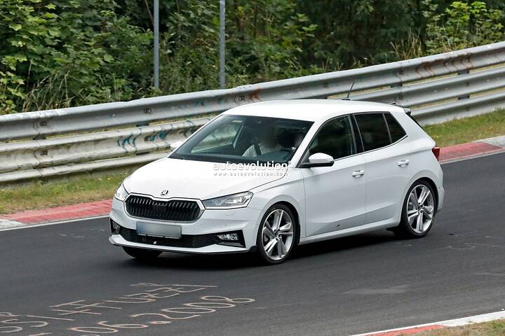 imgi_71_2026-skoda-fabia-rs-potentially-spied-may-feature-volkswagen-polo-gti-muscle_22