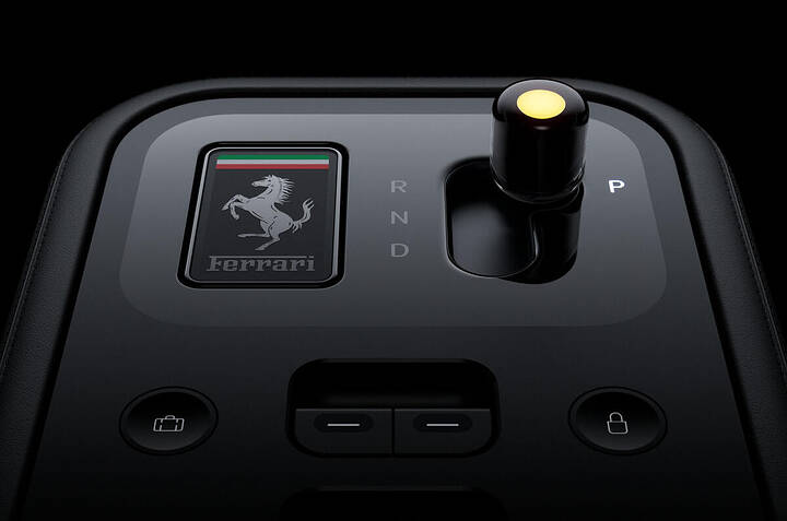 ferrari-luce-interior-9