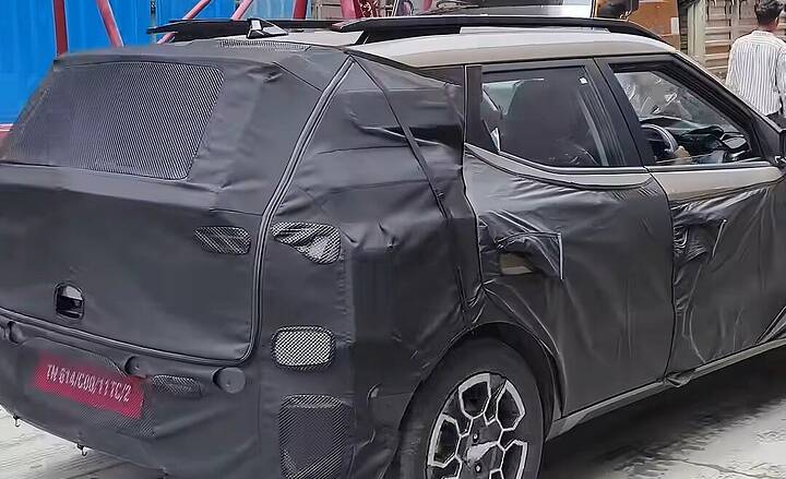 Upcoming Hyundai Bayon test mule spotted in Hyderabad #hyundaibayon #hyundai #hyundaiindia 0-12 screenshot (1)
