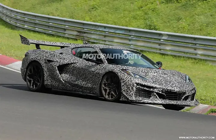 2026-chevrolet-corvette-zora-spy-shots--photo-via-baldauf_100941835_l