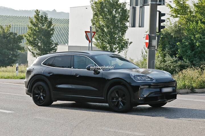 imgi_47_2026-porsche-cayenne-electric-spied-testing-with-less-disguise-than-ever_10