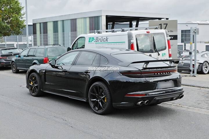 imgi_22_2027-porsche-panamera-turbo-gt-packs-electrified-v8-muscle-thumbnail_15