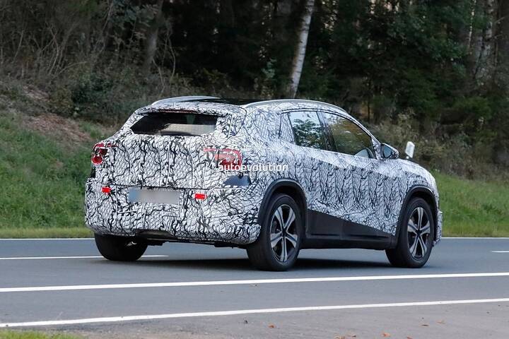 imgi_44_mercedes-next-gen-2027-gla-spied-with-new-details-thumbnail_10