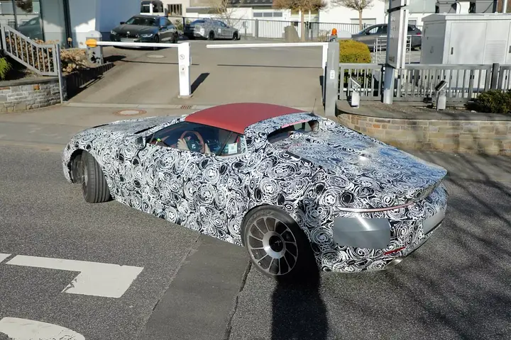BMW-Skytop-spy-shots-v2-00018-1536x1025