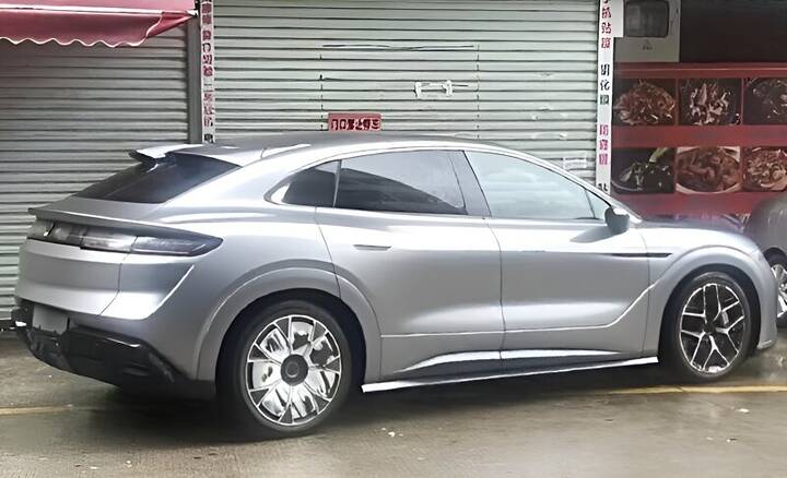 BYD Yangwang U7 GT