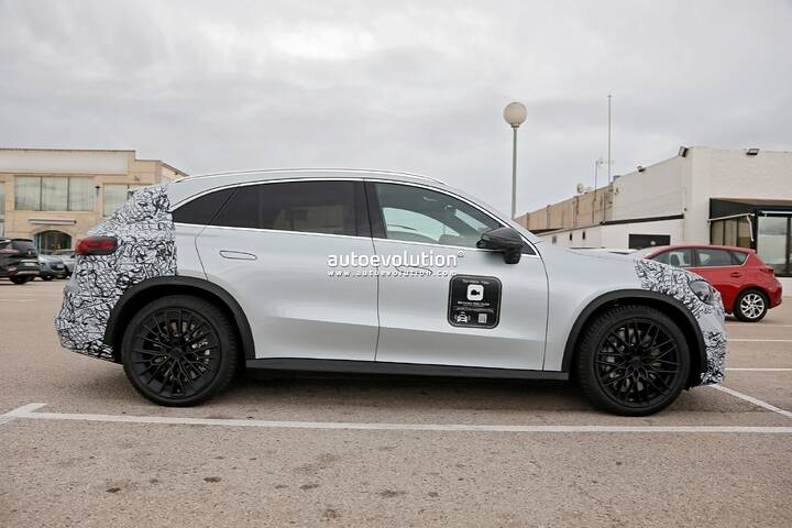 imgi_51_2027-mercedes-amg-glc-eq-spied-with-less-camouflage_6