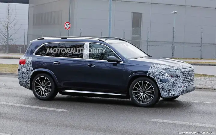 2027-mercedes-benz-maybach-gls-class-facelift-spy-shots--photo-via-baldauf_100954018_l