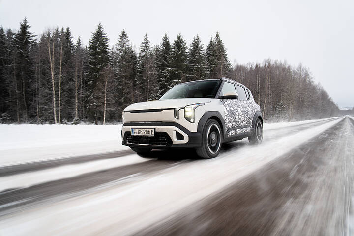 30395-kia-ev2-prototype-winter-test-norway-elprix-print-3600x2400-03