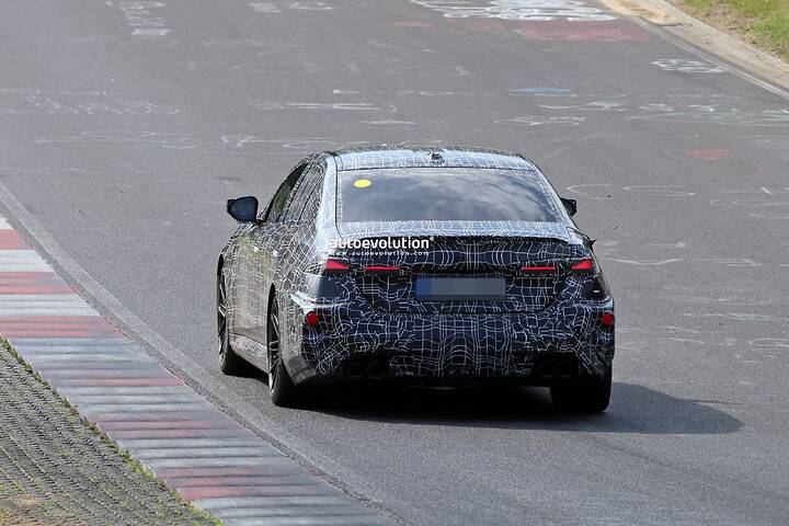 spy-photos-2027-bmw-m5-neue-klasse-prototype-rocking-the-nuerburgring-reveals-all-we-need-to-know_10