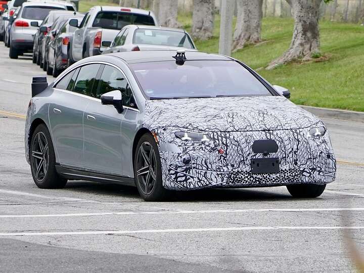 2026 Mercedes EQS Facelift spotted in Los Angeles. Is it autonomous vehicle #spotted #testing #2026mercedeseqs #mercedeseqsfacelift #spyshot #testvehicle